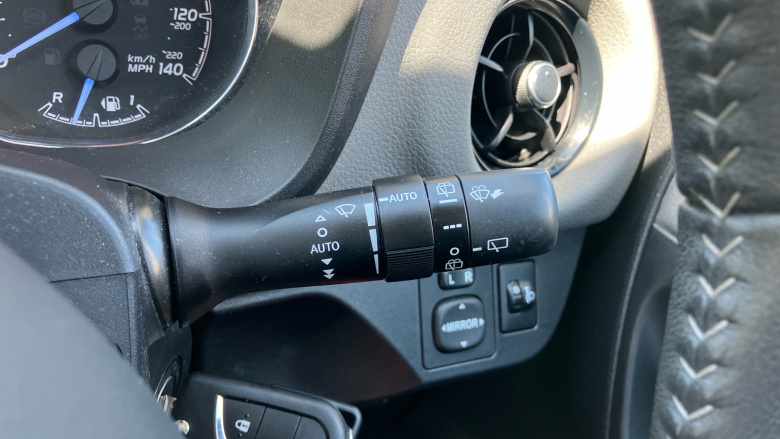 Toyota Yaris 1.5 VVT-i Icon Tech 5dr Petrol Hatchback